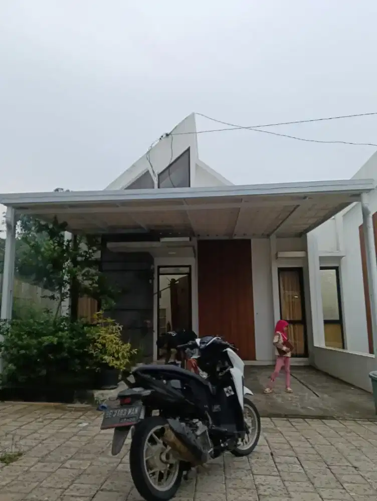 Pasang kanopi baja ringan