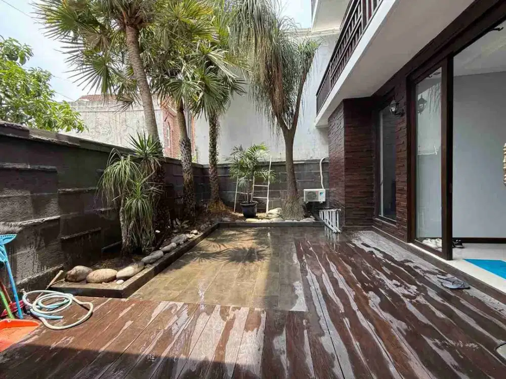 DISEWAKAN  RUMAH 3 LANTAI DI CANGGU CN - Thumbnail 4