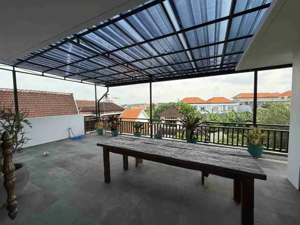 DISEWAKAN  RUMAH 3 LANTAI DI CANGGU CN - Thumbnail 6