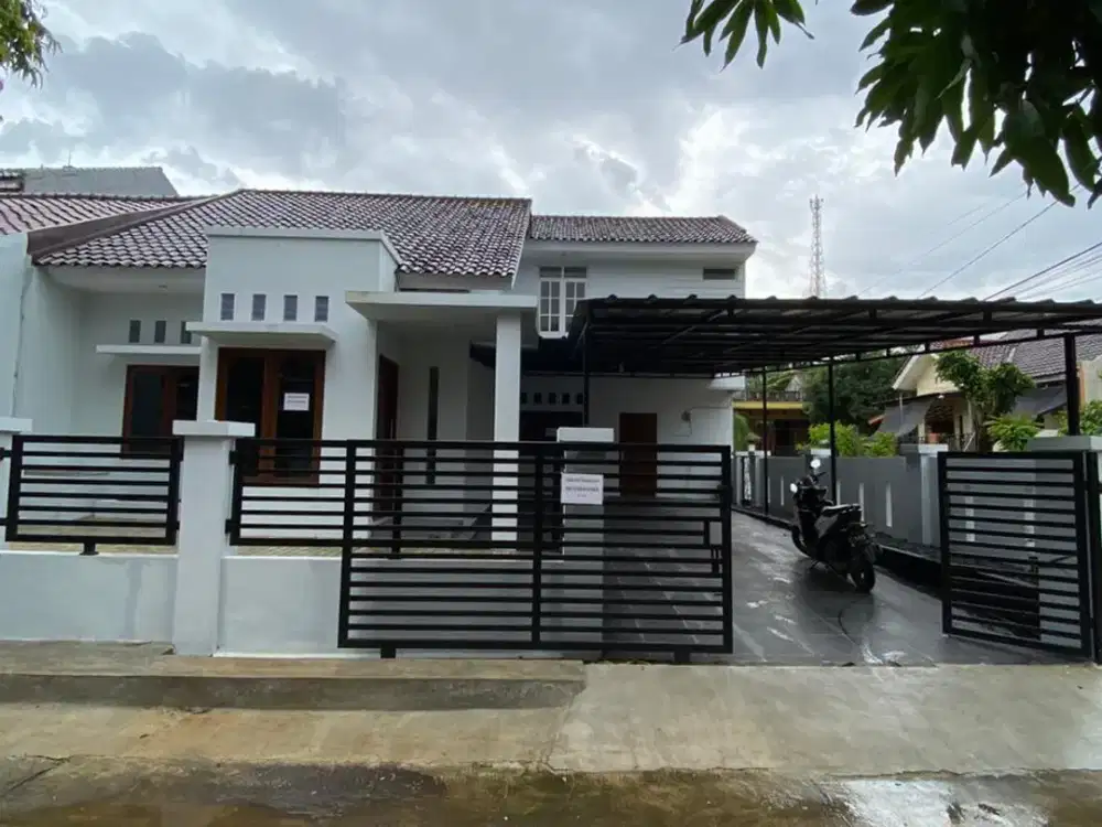 Disewakan Rumah Hook luas dalam Komplek Di Jatimelati Bekasi