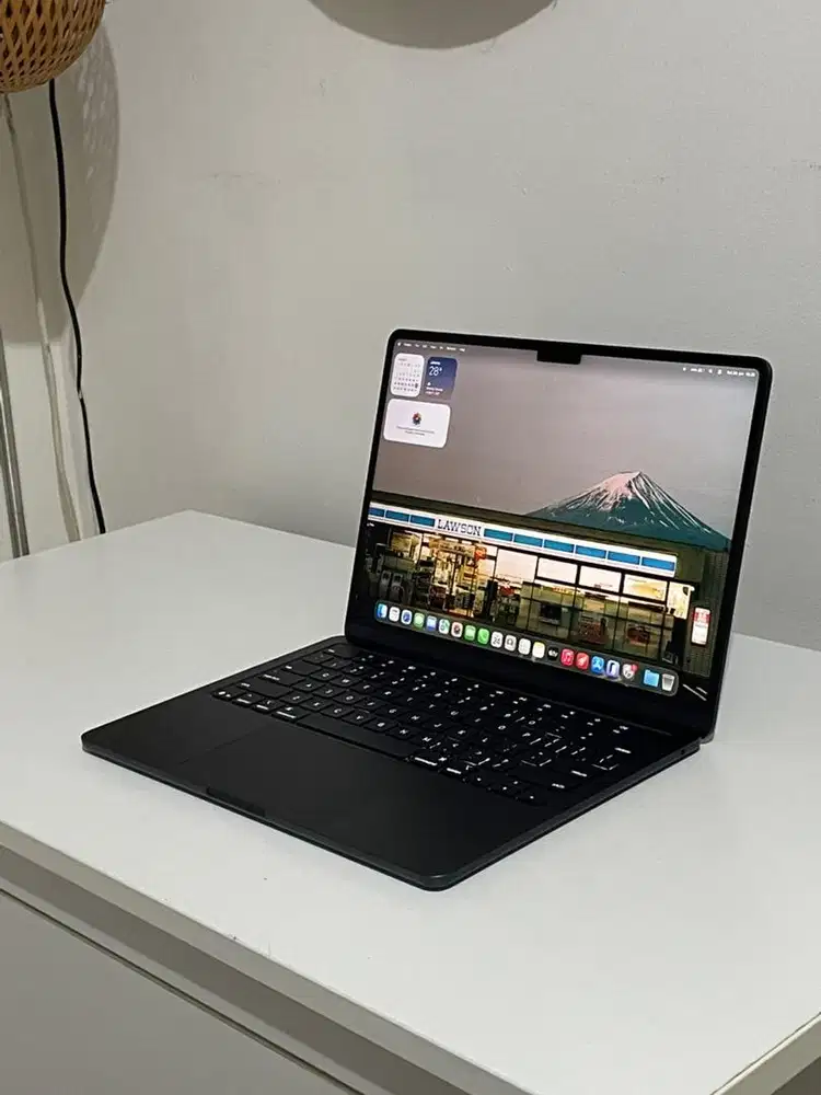 MacBook Air 2025 M4 13 inch 16/512