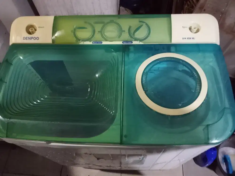 Mesin cuci 2 lubang merek dempo 8'5 kilo normal bagus