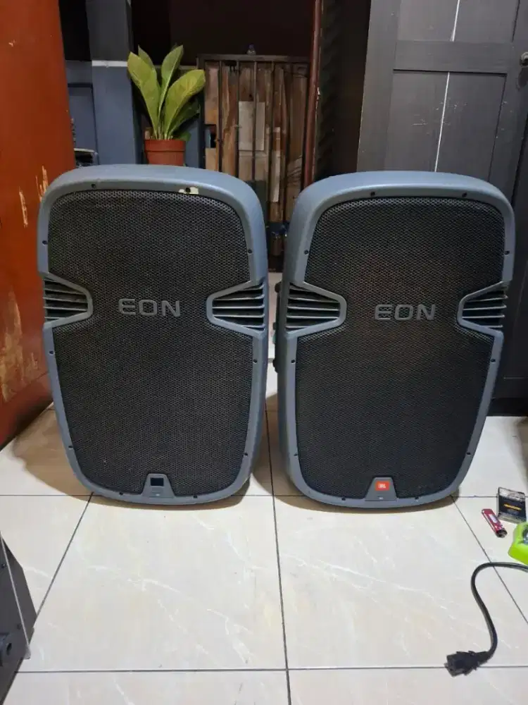 Speaker jbl 15 aktiv kondisi mati total ada spasang