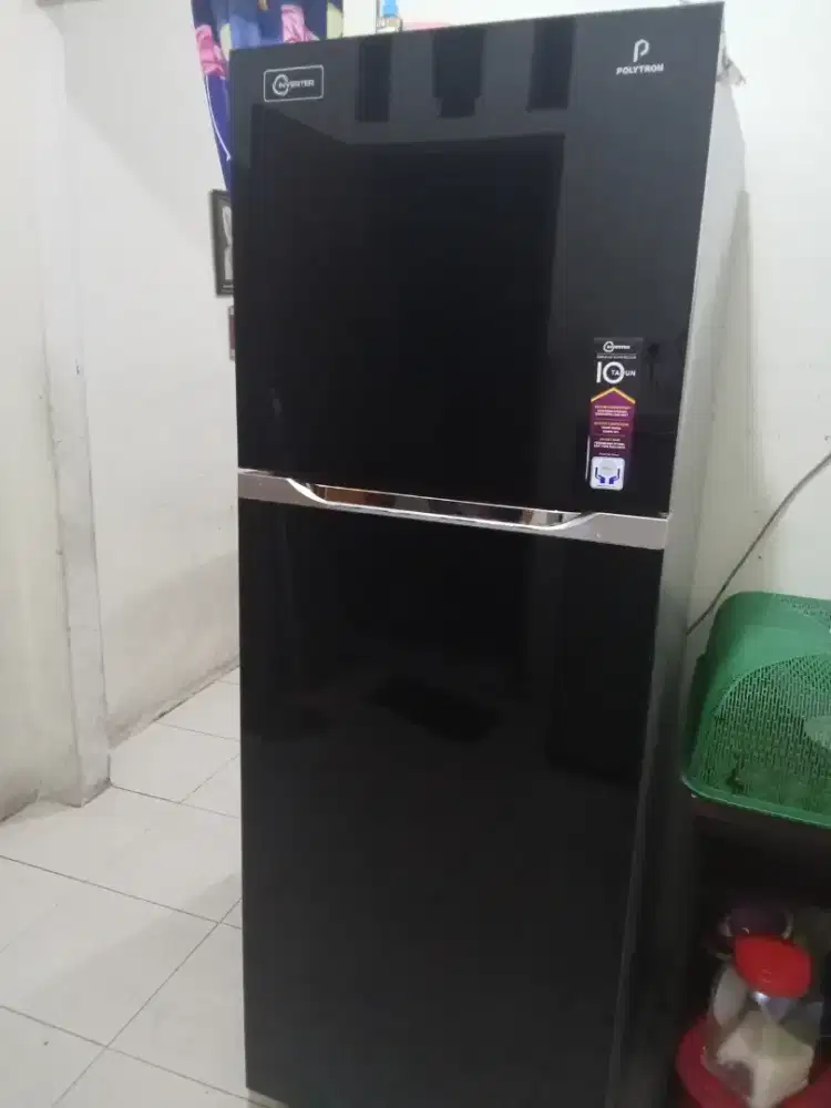 Kulkas 2 pintu  jumbo polytron