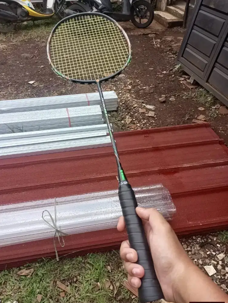 Di jual aja raket merek ebok astro