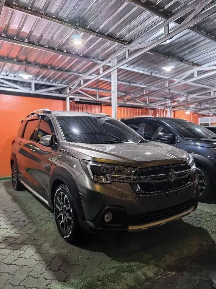 Suzuki XL7 2023 Automatic Plat H Super Istimewa