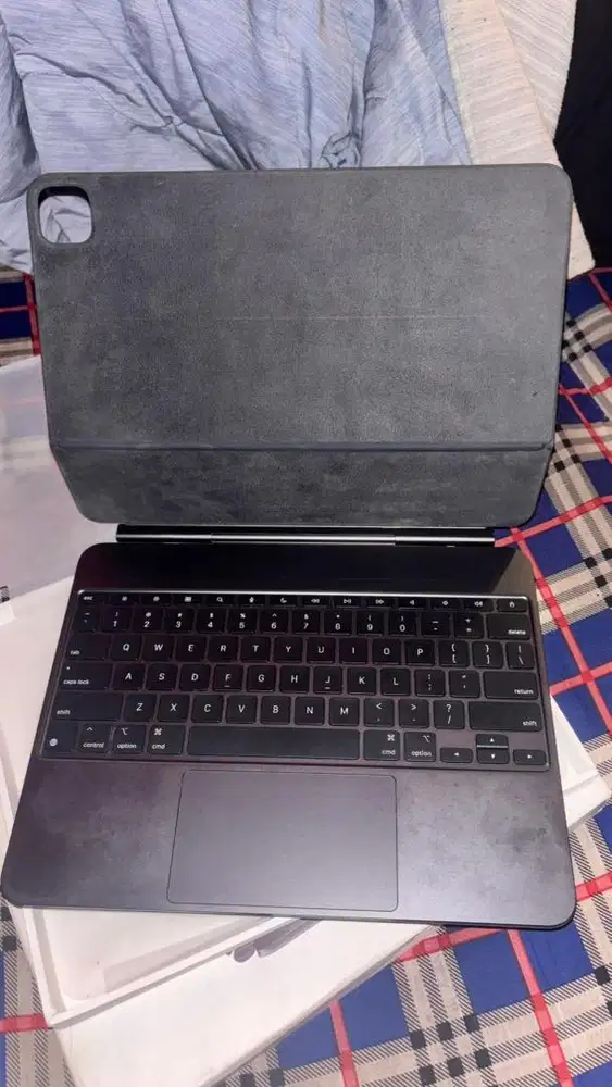 magic keyboard ipad pro m4 13 inch dan pencil pro