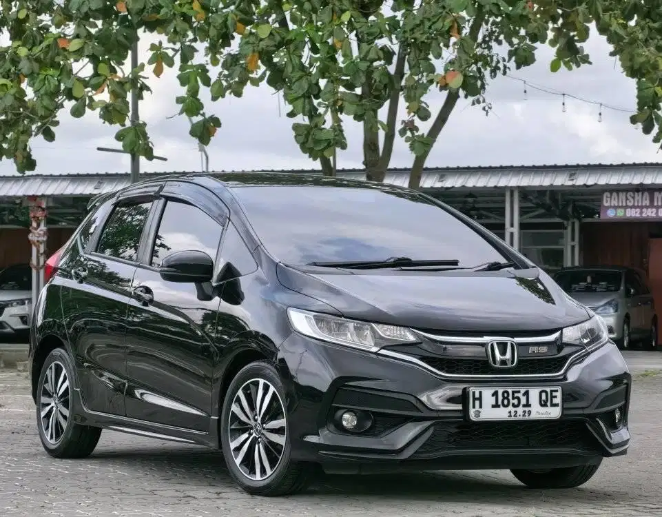 KM 70 Honda Jazz RS 2017 Automatic Plat H Istimewa
