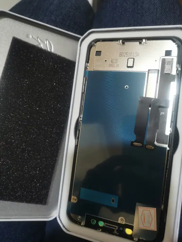 LCD IPHONE XR masih baru