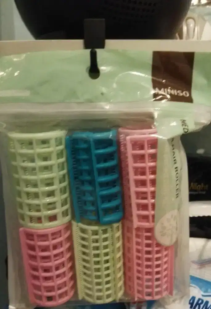 Rollan rambut . Beli di mini so