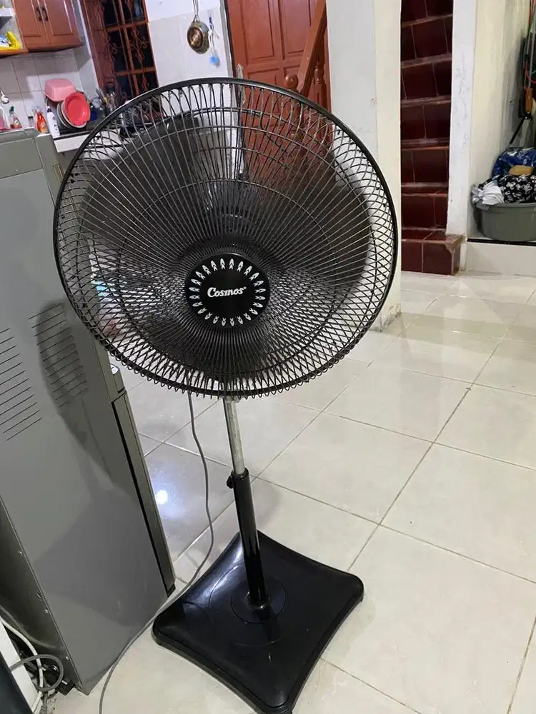 Kipas angin dan pemangang roti bekas