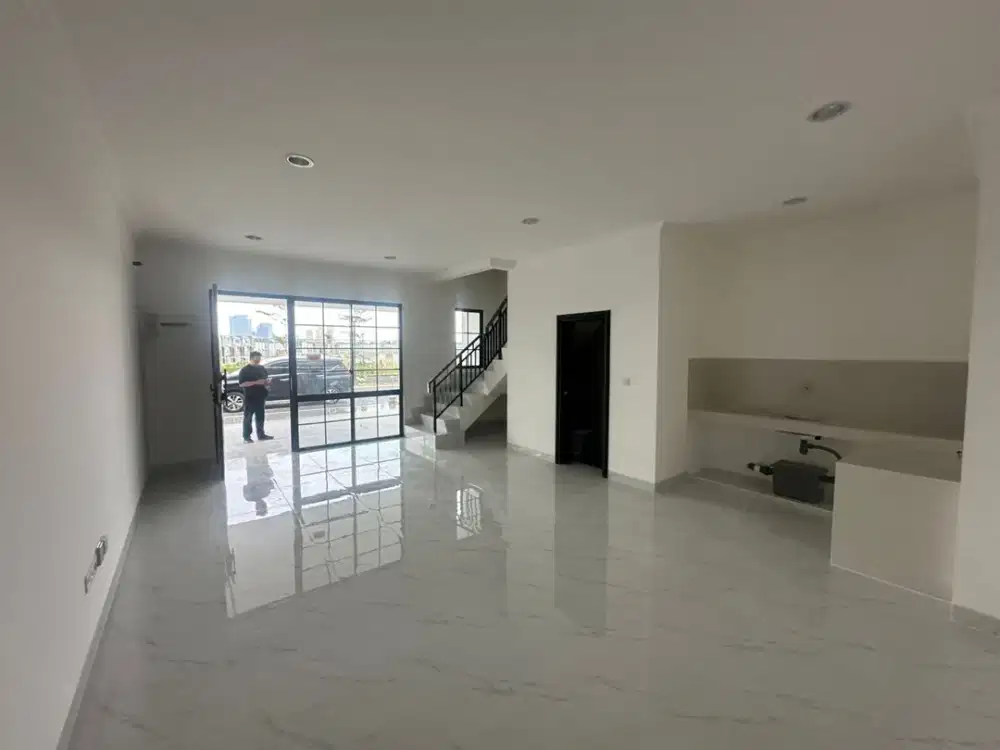 Ready Di Sewakan Rumah Mewah Siap Huni dengan 4 kamar tidur di Bukit Nirmala PIK2 - (AL448)