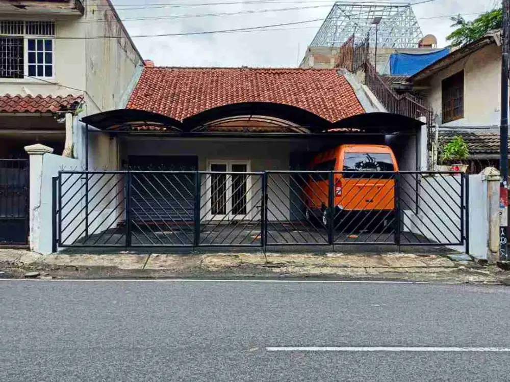 DIJUAL RUMAH 1 LANTAI COCOK UNTUK USAHA ATAU KANTOR LOKASI TRATEGIS PINGGIR JALAN DI BINTARO JAKSEL