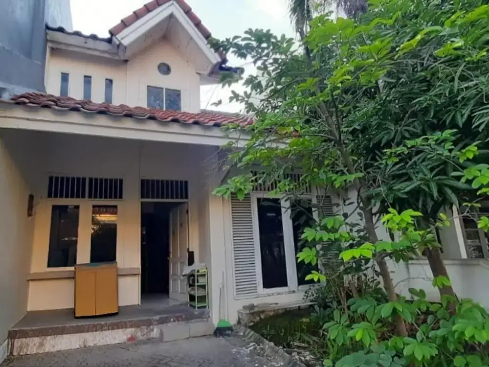 Dijual International Village Rumah second