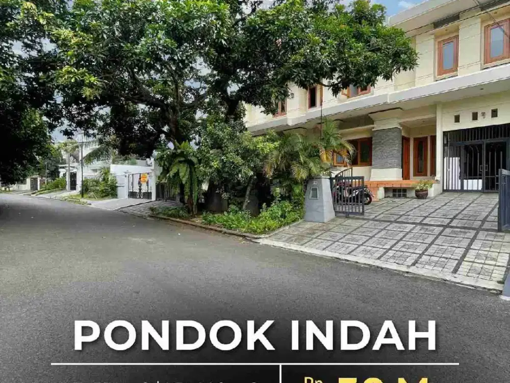 Rumah Terawat Depan Taman Row Jalan Lebar di Pondok Indah Jakarta Selatan