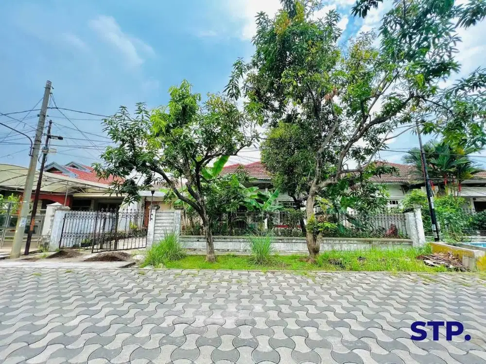 Jual cepat, Rumah hitung tanah Manyar Indah  One gate system