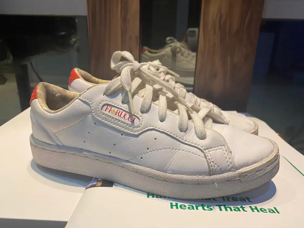 Sepatu adidas ori preloved