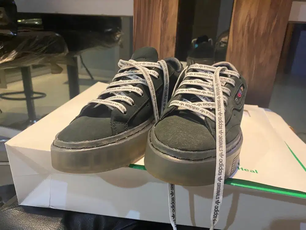 Sepatu adidas ori preloved