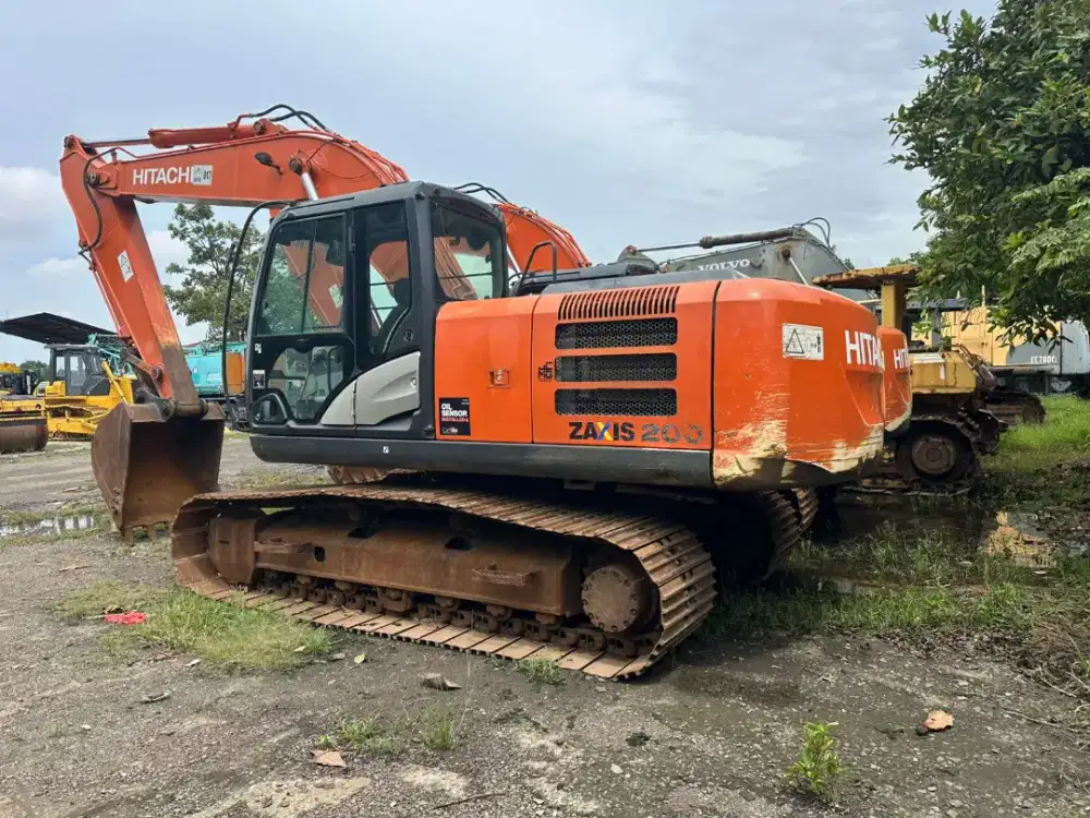 Excavator Hitachi ZX200-5G Tahun 2021