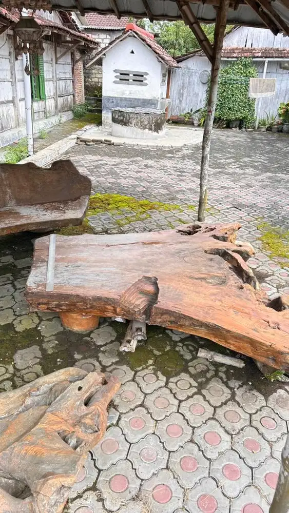 DIJUAL MEJA KAYU AKAR JATI