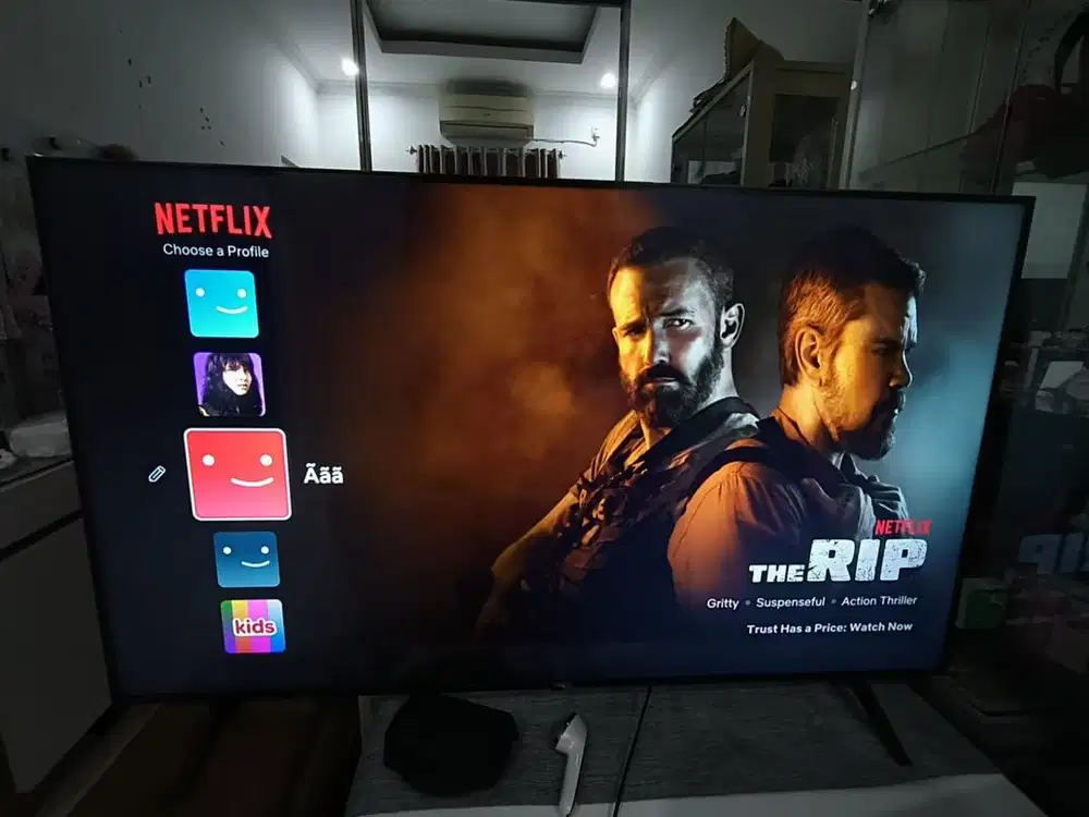 LG Smart TV LED 65 kondisi bagus