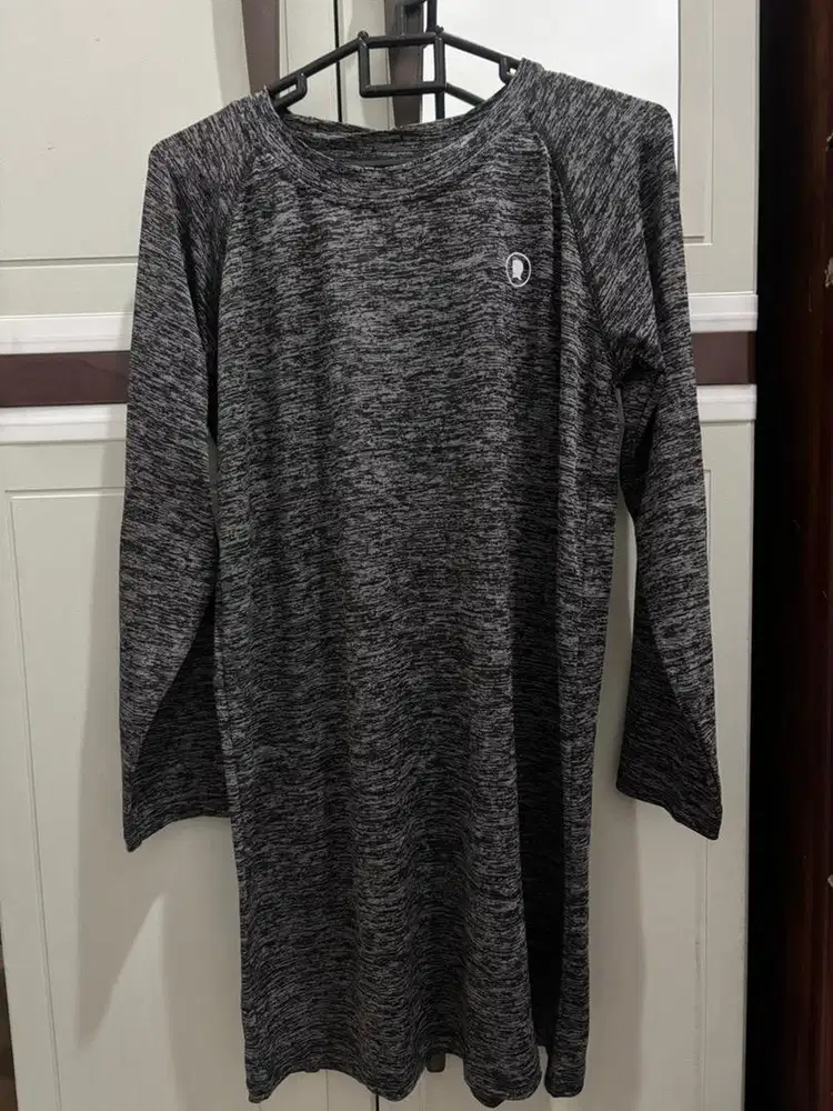 Tunik olahraga abu abu