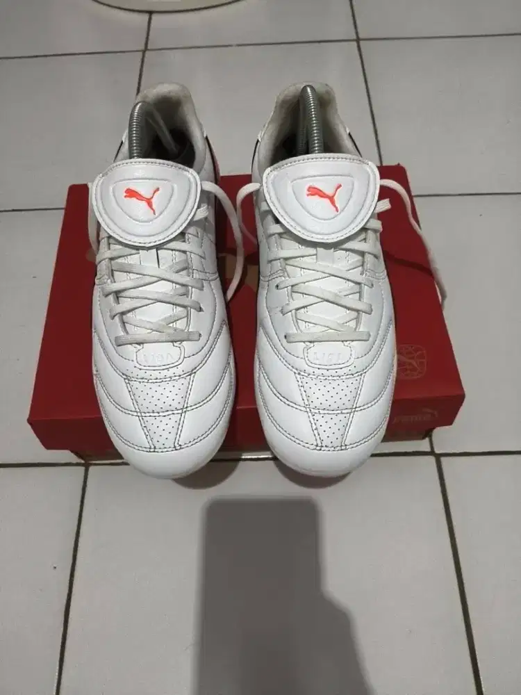 Sepatu Bola Puma Liga Like New (Nego)