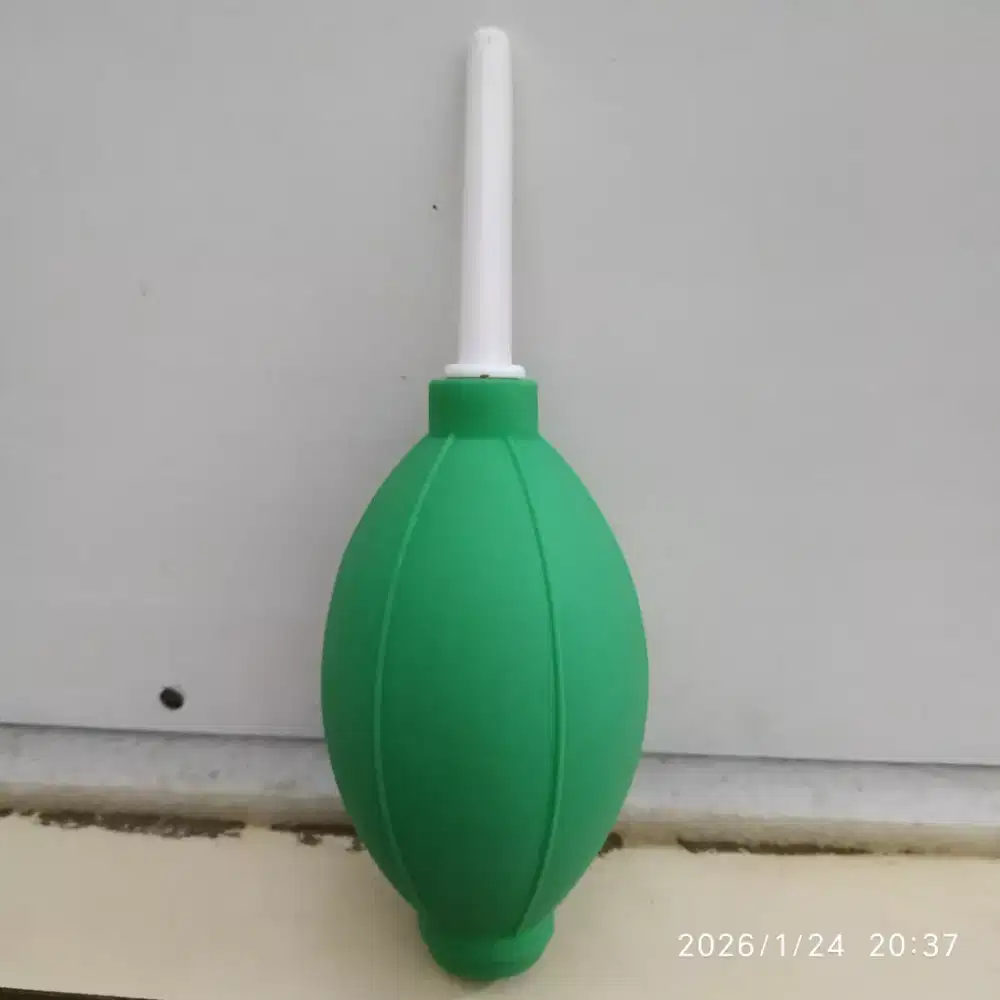 Blower tiup pembersih kamera
