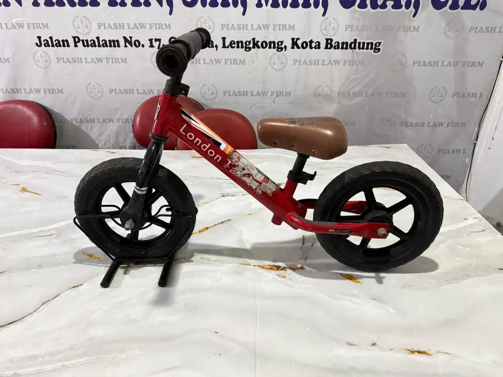 Balance bike London taxi