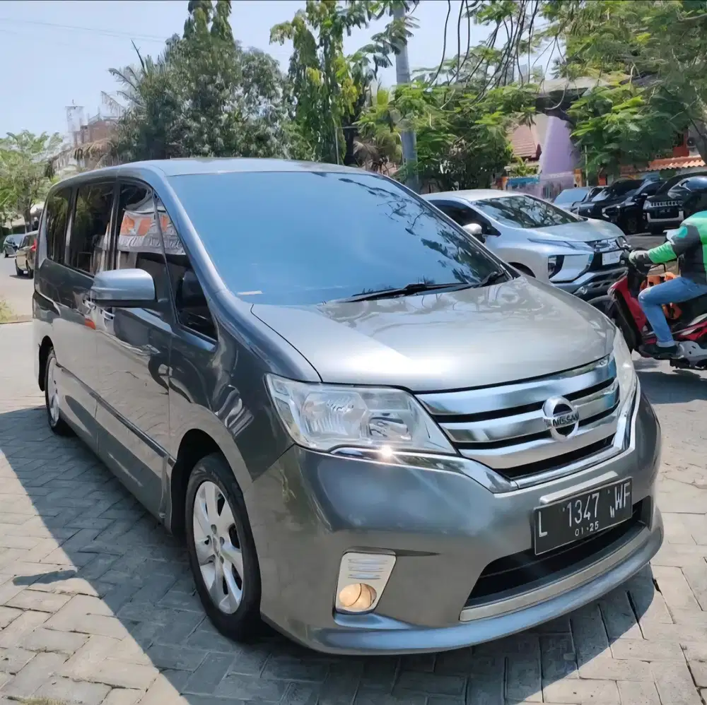 [Gress Mobil Kutisari]Serena HWS 2.0 AT Tahun 2014 Plat Baru
