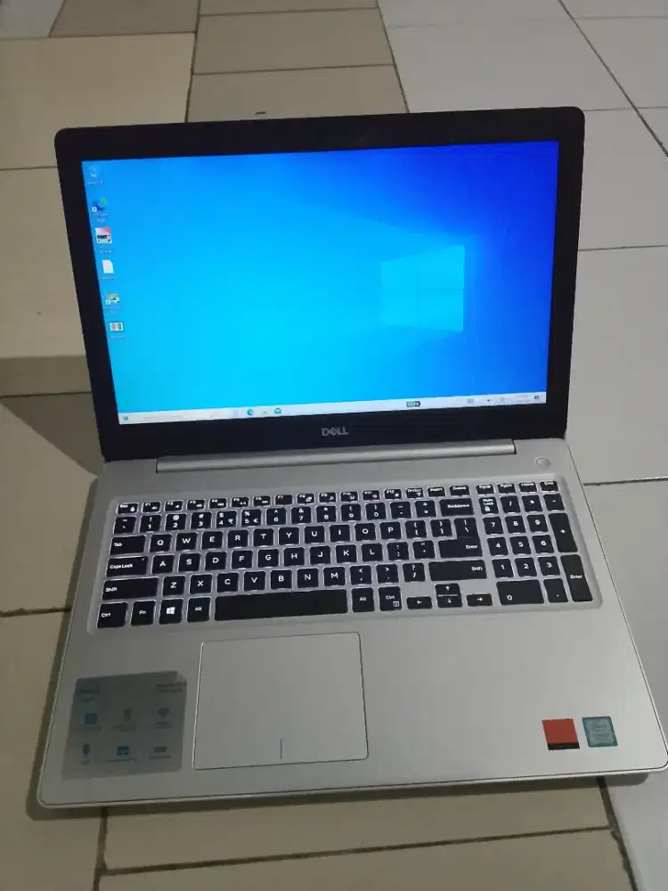 Dell 5570 i5-8250U Dobel Vga siap gass