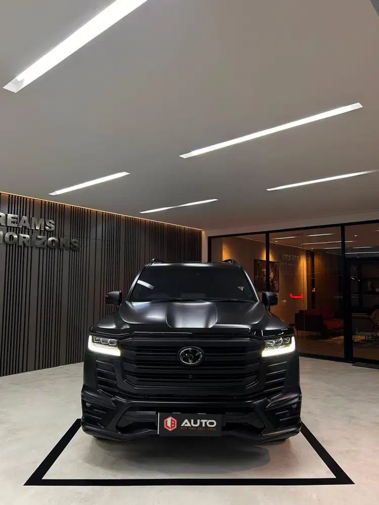 Toyota Land Cruiser LC300 VXR 2025 LC Hitam Km5rb Nik 2024 D9MT