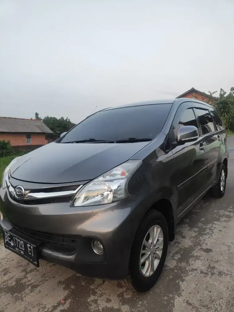 Xenia R deluxe tahun 2012 warna grey