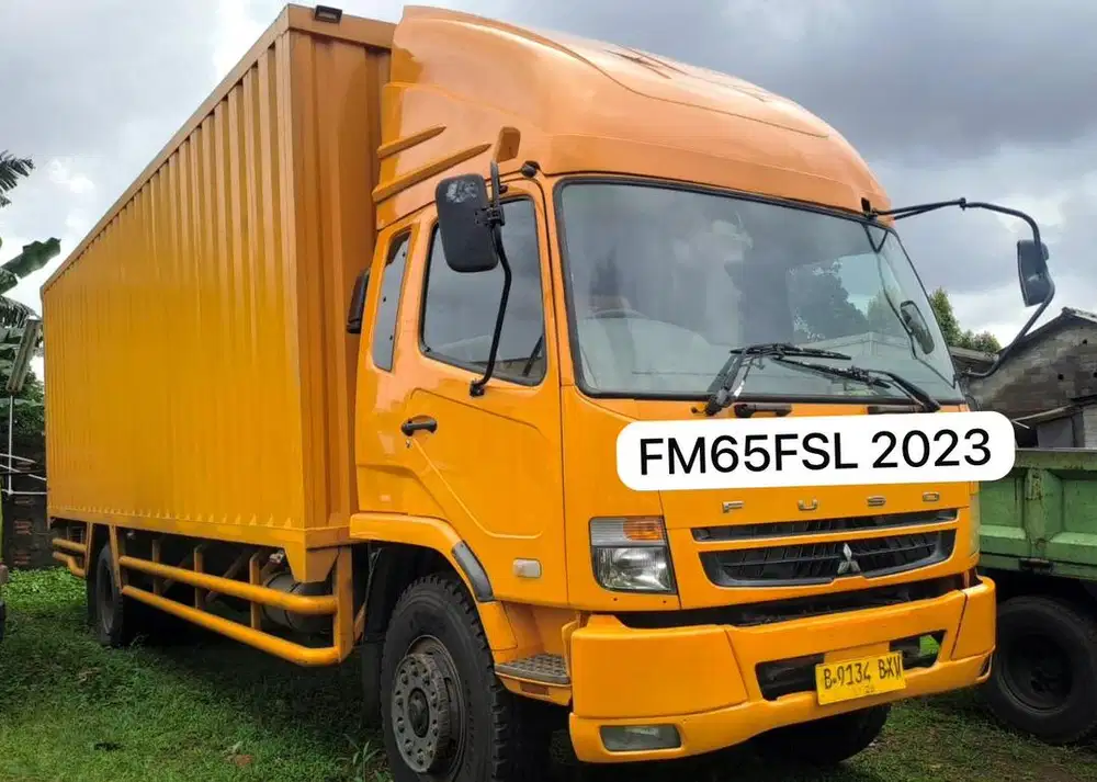 14rbKM+banbaru MURAH Mitsubishi Fuso engkel 4x2 FM 65 SL box besi 2023