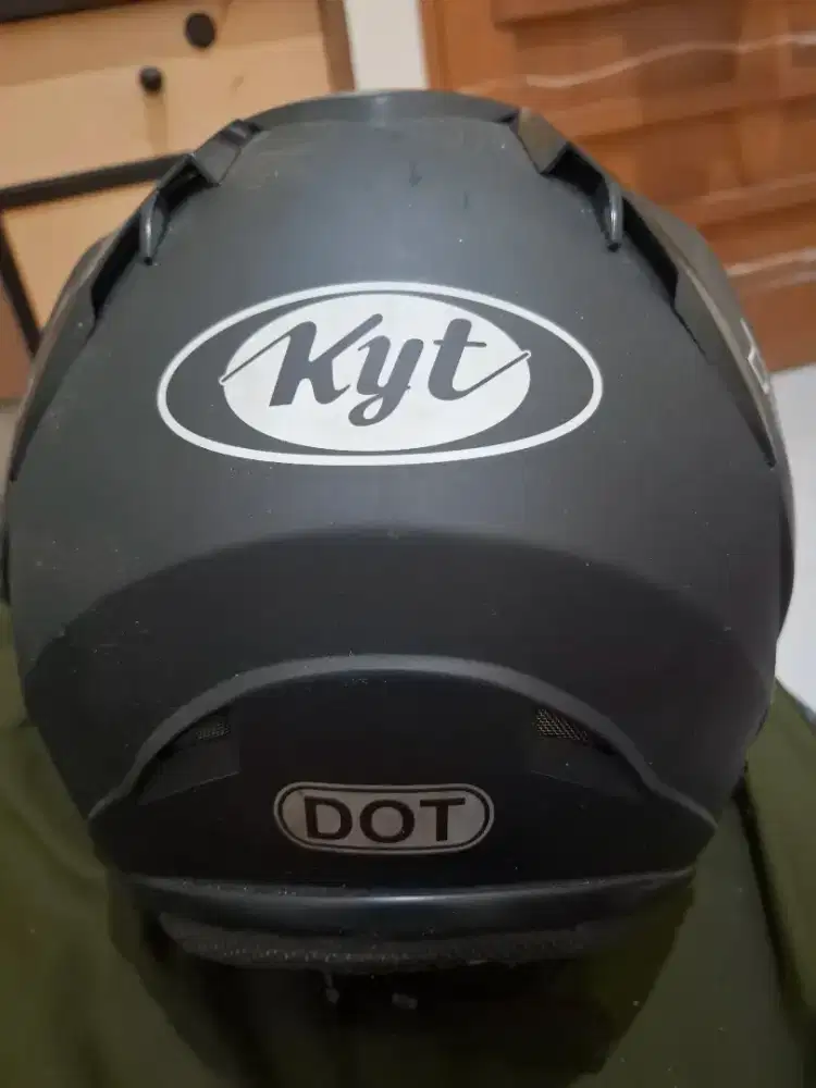 Helm Kyt Hitam Dove