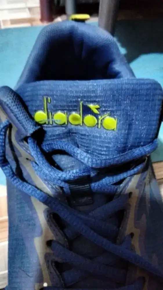 Sepatu Diadora original
