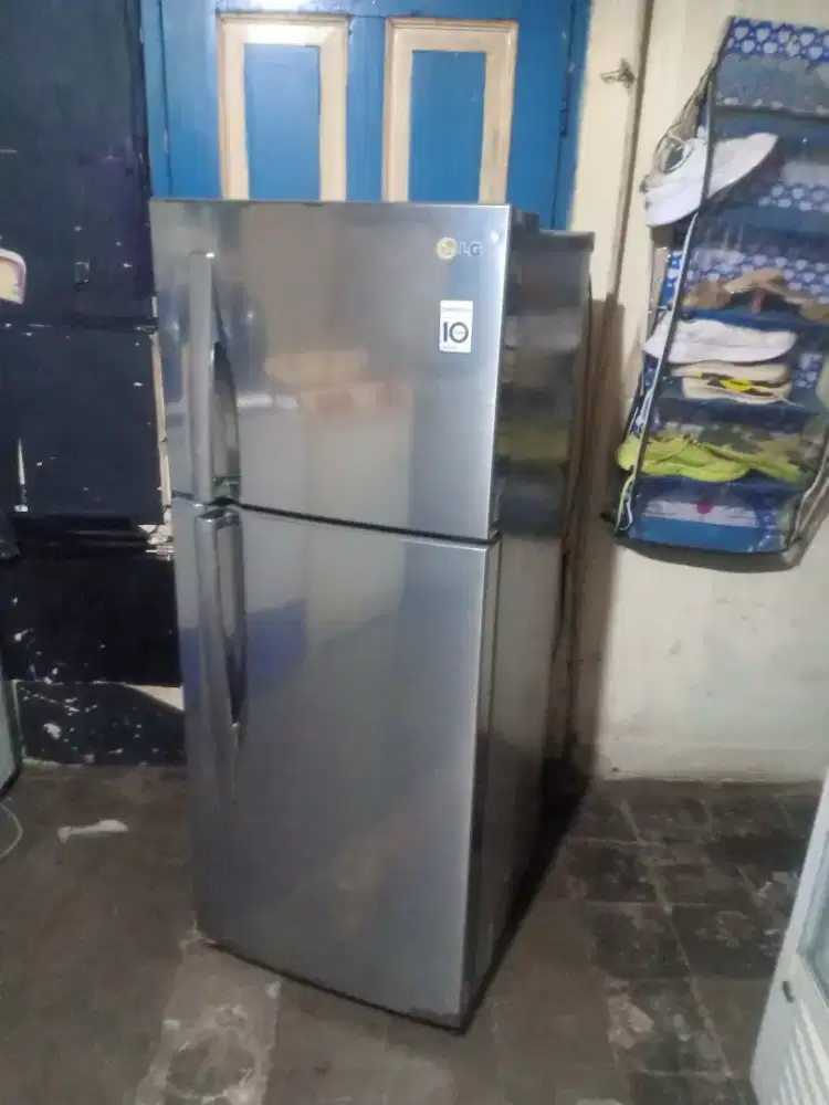 Jual kulkas LG 2 pintu no frost tanpa bunga es bisa di antar