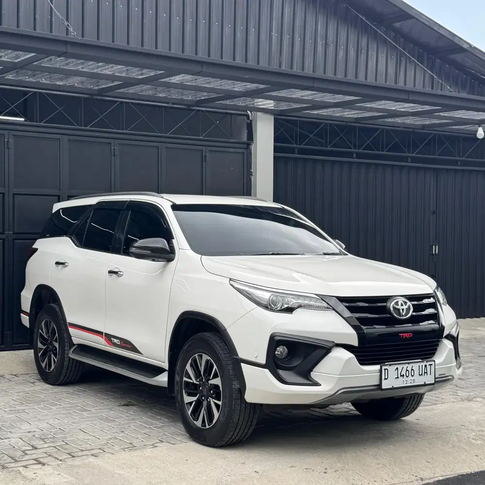 (DP 120 jt) TOYOTA FORTUNER VRZ TRD 2.4 DIESEL AT 2018