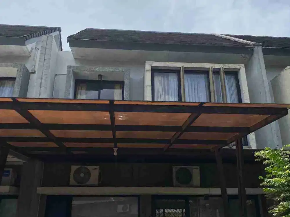 Rumah Cantik 2 lantai dekat MC Donald's dan Shila Sawangan