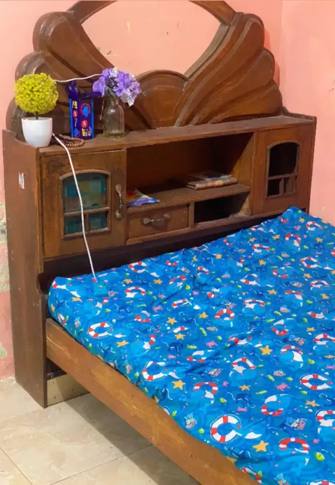 Ranjang atau dipan jati bagus