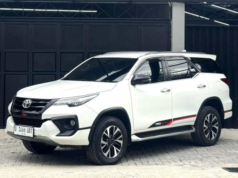 (DP 120 jt) TOYOTA FORTUNER VRZ TRD 2.4 DIESEL AT 2018