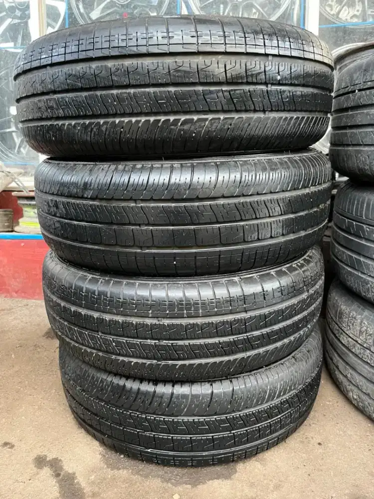 Ban zeetex 185/65 R15 kondisi 90% tahun 2022 4pcs