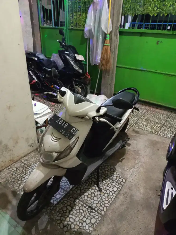 Honda beat tahun 2012