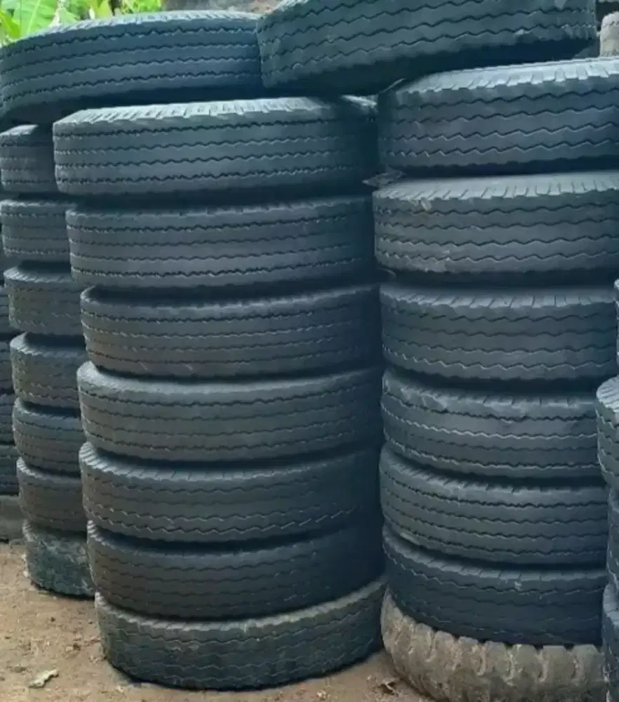 Di jual ban bekas truk tronton uk.1000-20