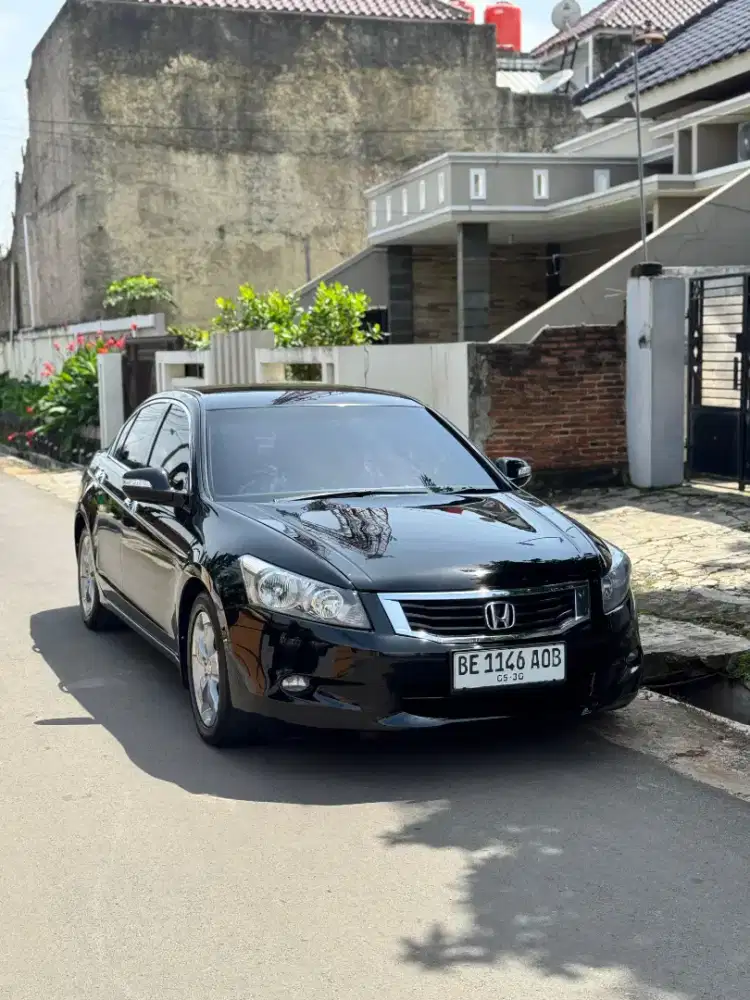 Honda accord vtil matic 2009