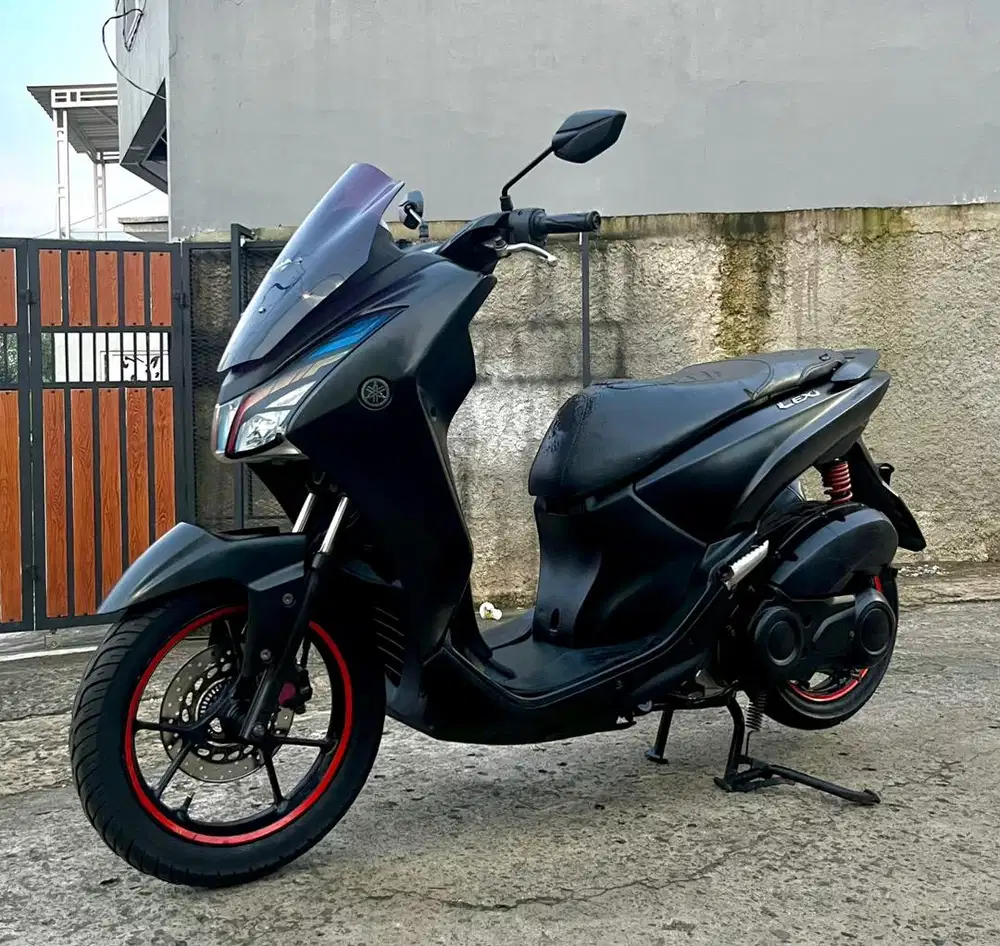 DIJUAL CEPAT MULUSS Yamaha LEXI VVA 125 Th.2019 (Pajak OFF 04/2022)