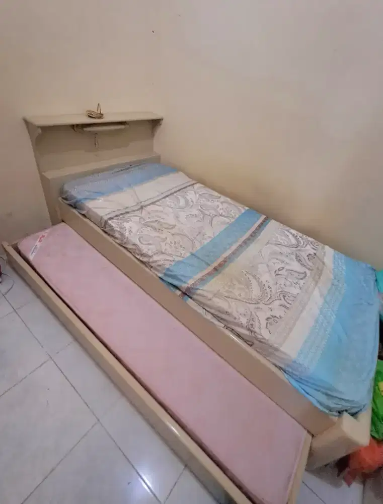 Dijual Ranjang Sorong bekas