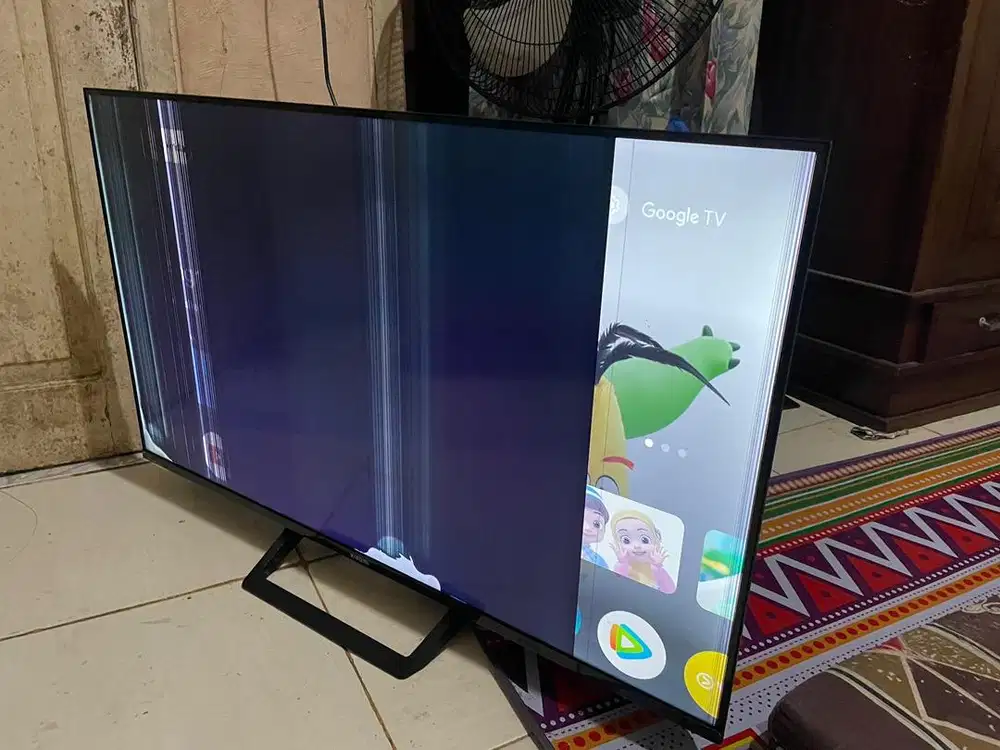 Tv 43 inch , punya 2 pcs Merk Xiaomi dan merk cocca