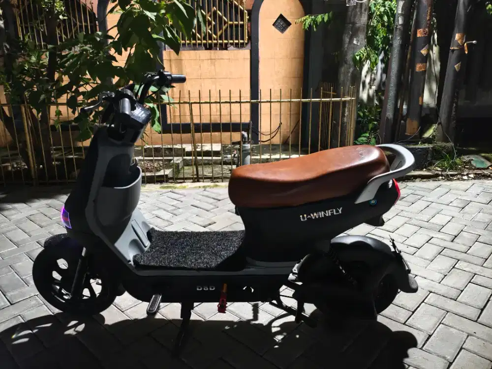 Sepeda motor listrik