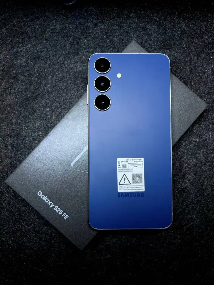 Samsung Galaxy S25 FE Navy Blue 8/256 - Bukan Samsung Galaxy S25 Ultra